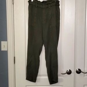 Social Standard by Sanctuary green cargo style pants, 27" inseam size medium